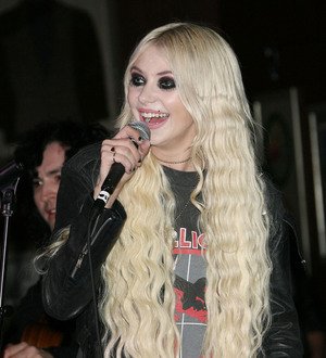 Taylor Momsen: 'I've quit acting'