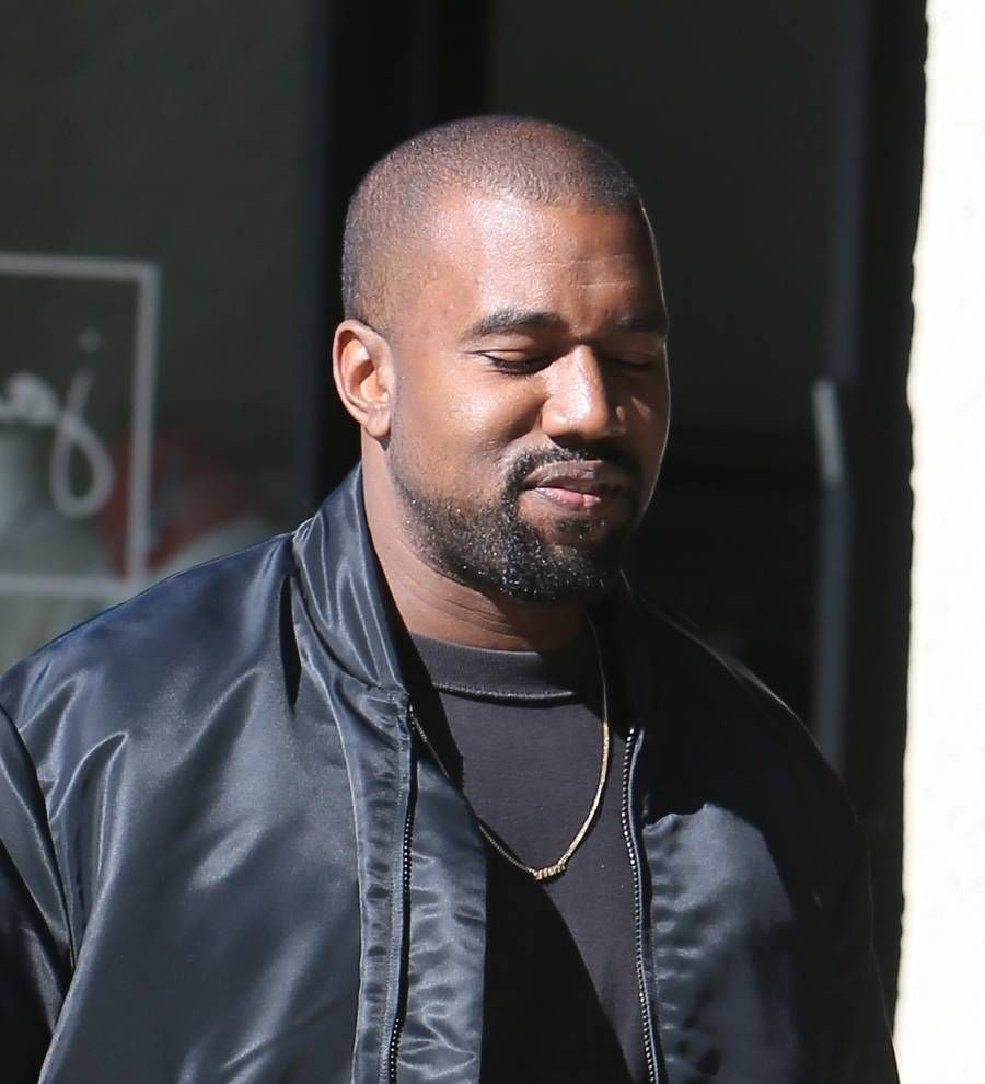 Kanye West setting up Pablo pop-up shop