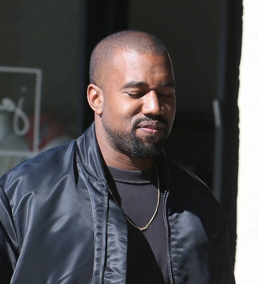 Kanye West setting up Pablo pop-up shop