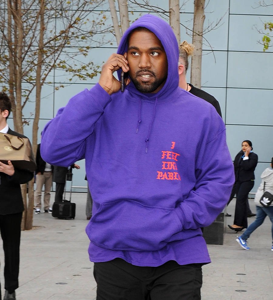 Kanye West shoots to top of albums chart
