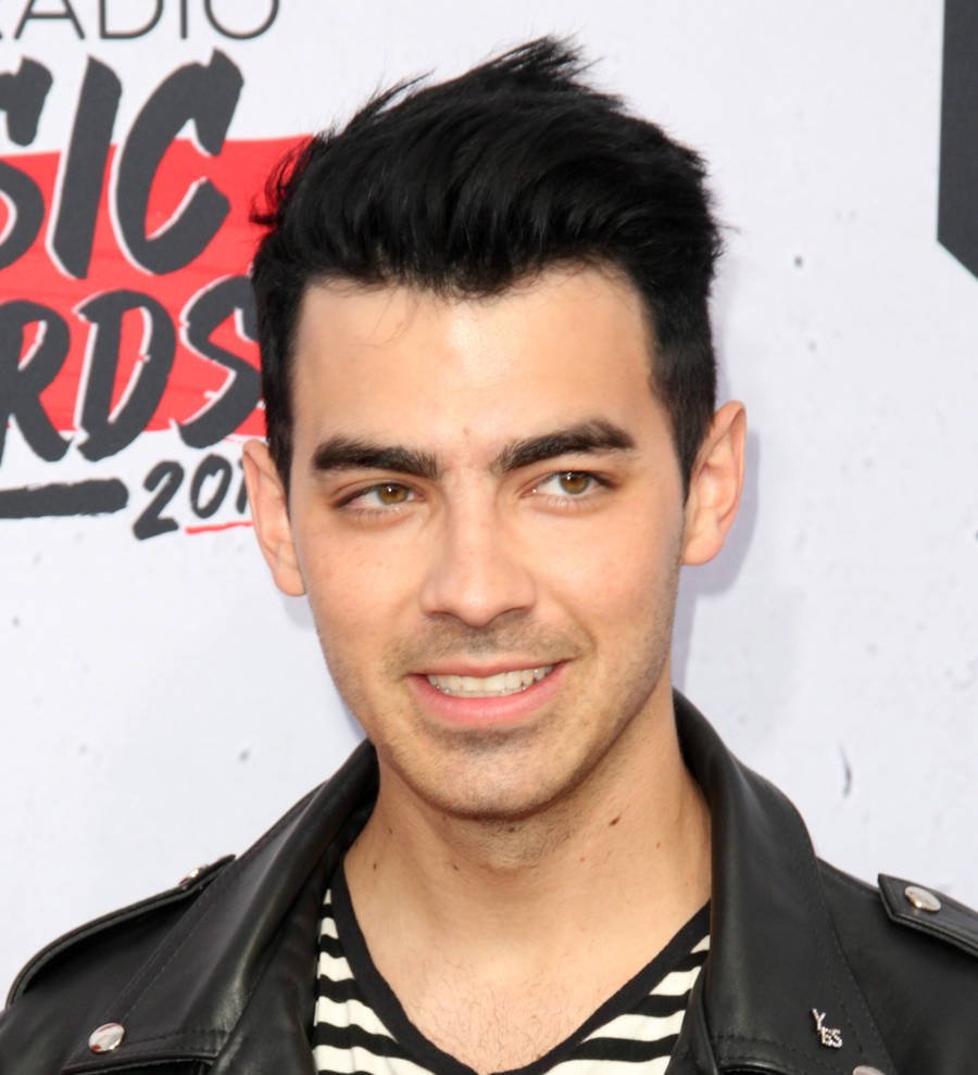 Joe Jonas 'nervous' Hailee Steinfeld will prank him