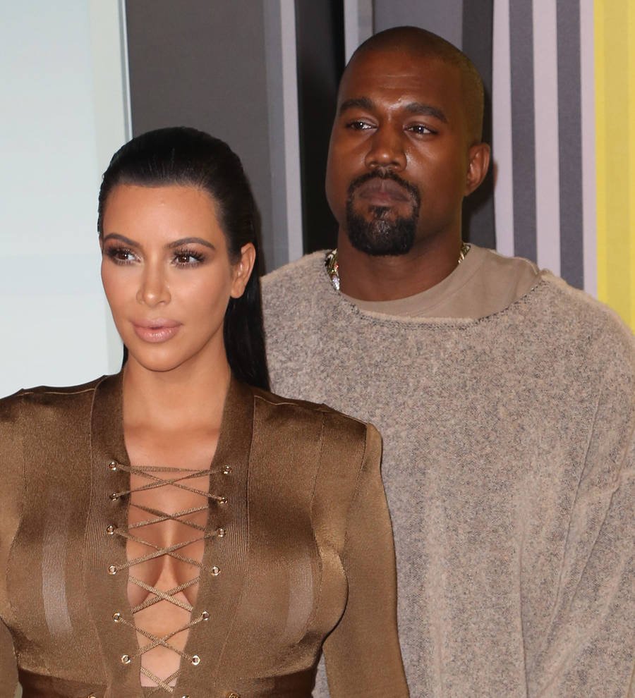 Taylor Swift presents Kanye West with Vanguard Award, as rapper rants and announces presidential bid