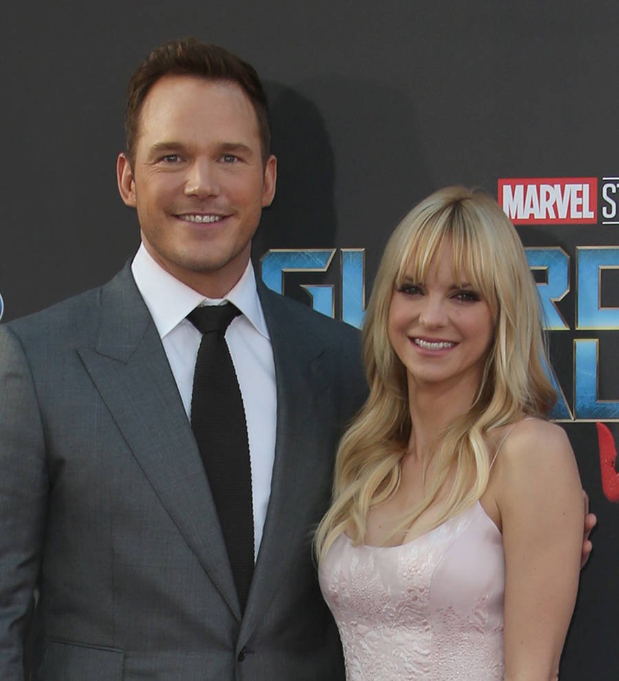 Anna Faris documents husband's Walk of Fame preparation on Twitter