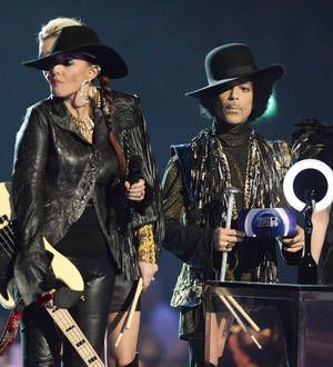 Prince helps fan split up with girlfriend on TV