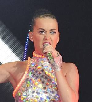 Katy Perry channels Britney Spears for VMAs look