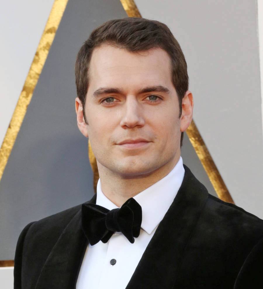 Henry Cavill ignored as Superman in Times Square