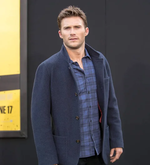 Scott Eastwood photographed 'kissing' Charlotte McKinney