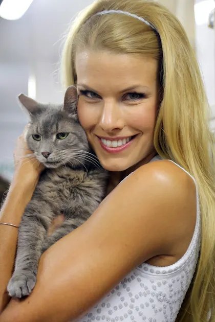 Beth Stern; Wife to Howard, Hero to Kittens