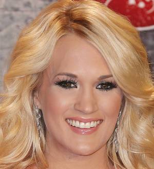 Carrie Underwood donates short show proceeds to charity