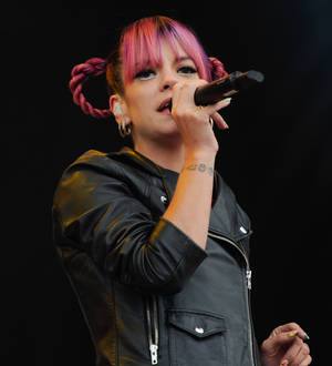 Lily Allen lands modelling job