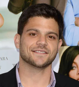 Jerry Ferrara sprains ankle playing basketball