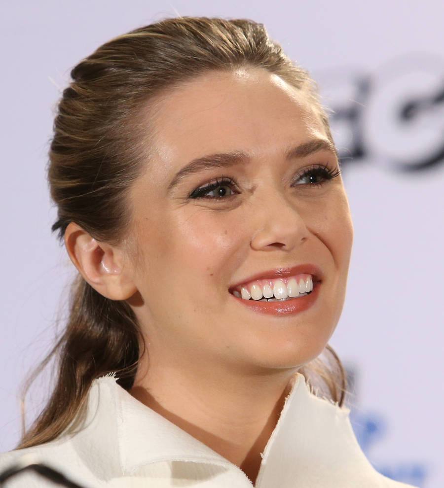 Producers offered Elizabeth Olsen her sisters' role in Full House reboot