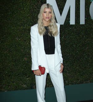 Lionel Richie's daughter signs modelling contract