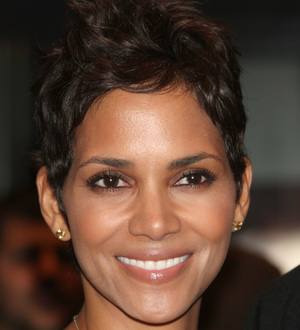 Halle Berry's sister appeals for contact