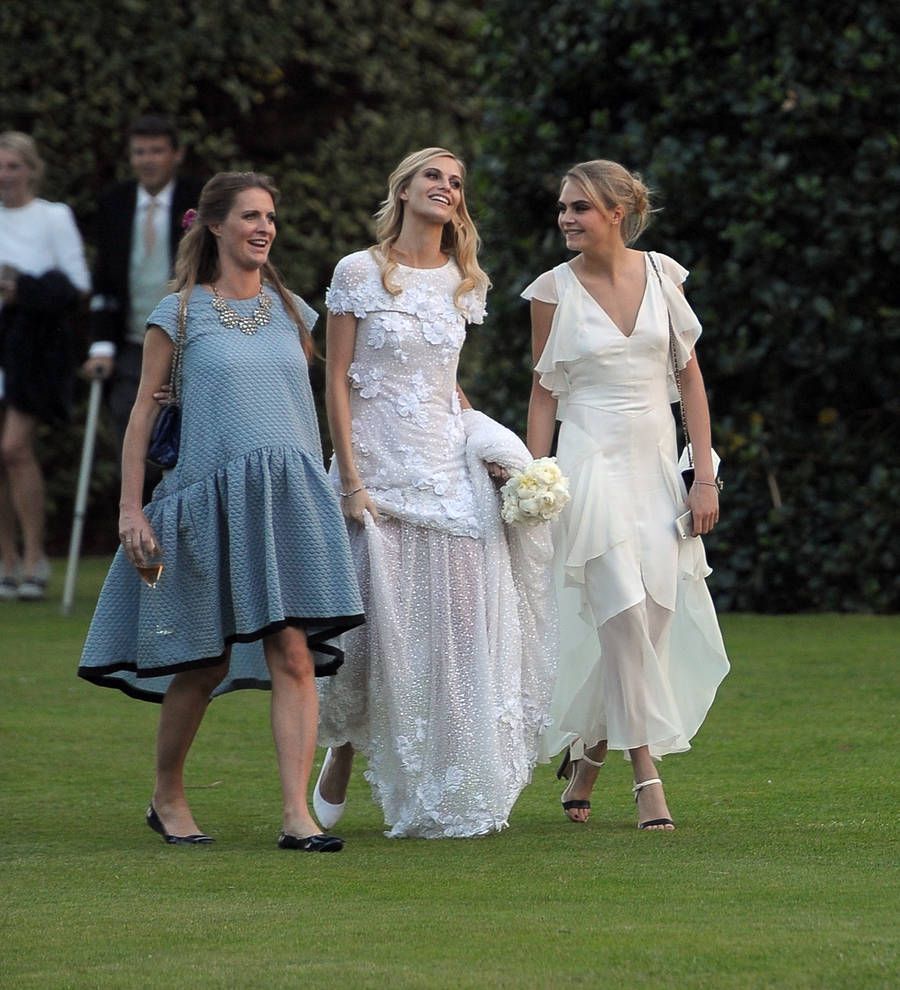 Cara Delevingne would 'help bury a body' for her sisters