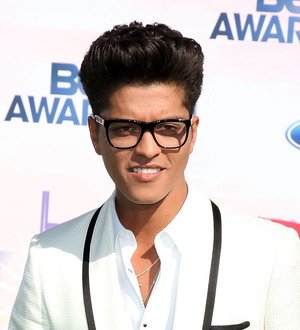 Bruno Mars dating Jessica Caban?