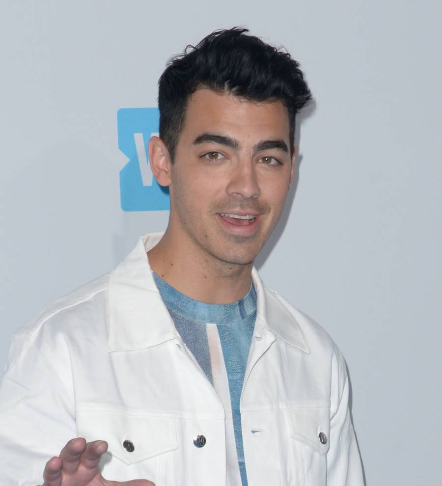 Joe Jonas pays tribute to 'huge influence' Prince