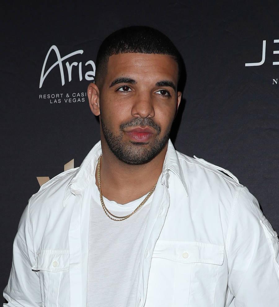 Drake slams reports he asked woman to remove hijab at concert