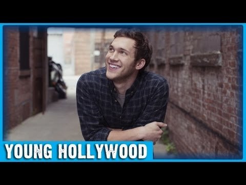 AMERICAN IDOL Champ Phillip Phillips Performs "Home" Live!