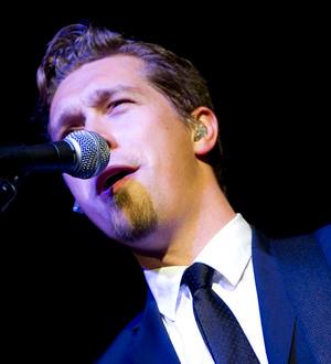 Hanson takes aim at Kings of Leon