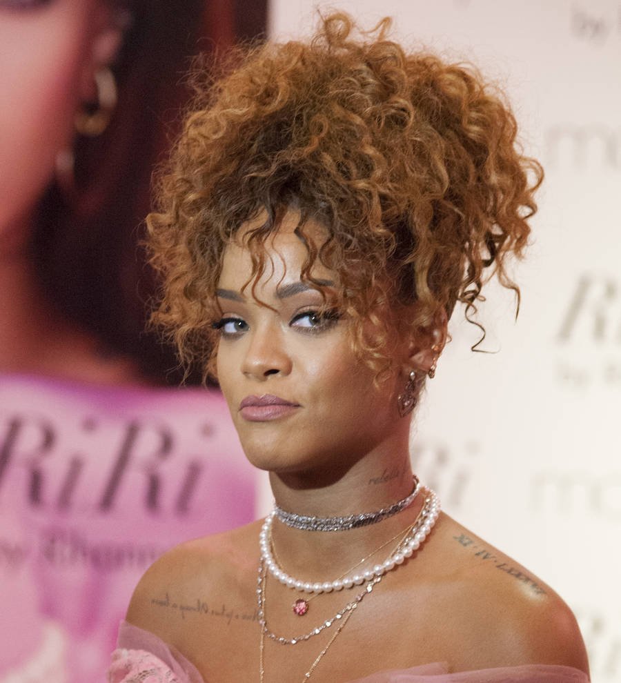 Rihanna takes Work to the top for 14th number one