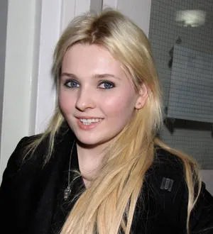 Abigail Breslin and Nina Dobrev to be honored for charity work