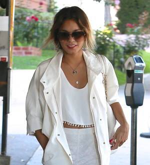 Vanessa Hudgens goes au naturel for new Bongo shoot