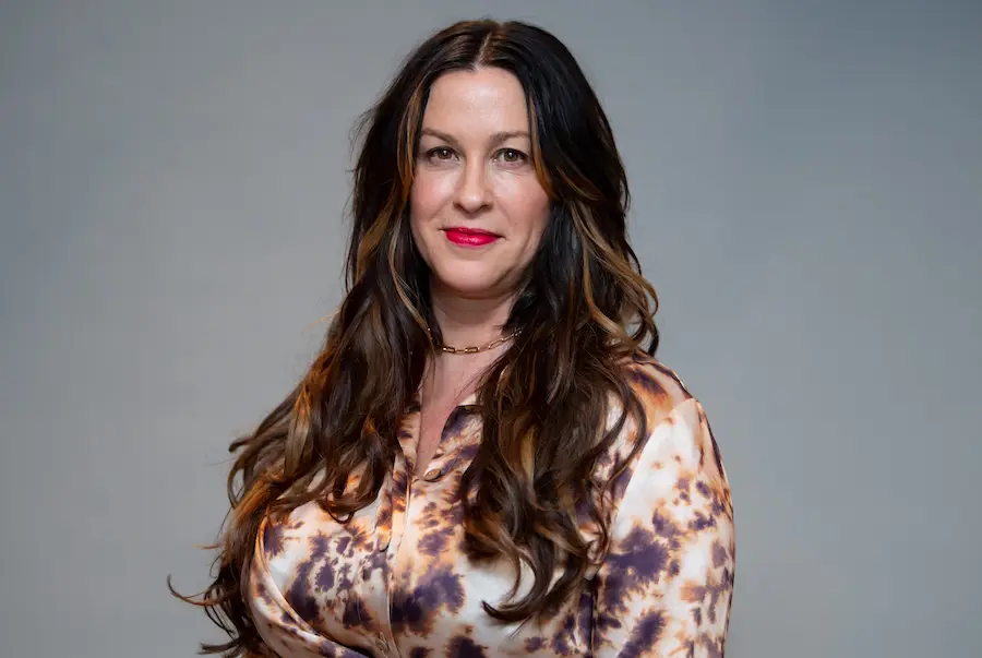 Alanis Morissette Exec Producing TV Sitcom Based On Her Life!