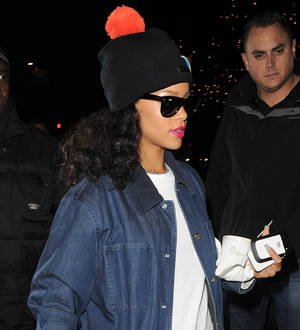 Rihanna posts new set of provocative images online