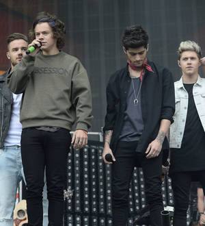 One Direction fans crash website over tickets
