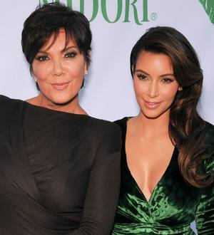 Kris Jenner flashes on Twitter