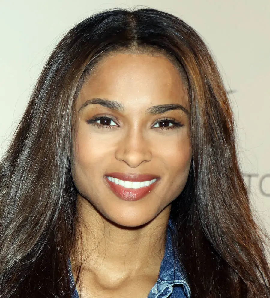 Ciara laughs off pregnancy speculation