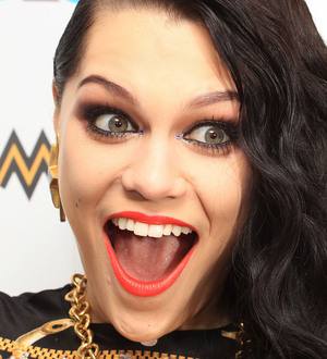 Jessie J performs surprise airport show