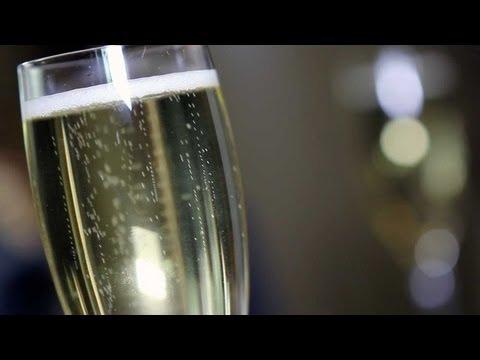 Celebrity Chef Secrets for Oscar Night's Food Frenzy