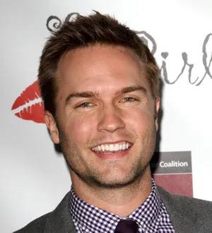 Actor Scott Porter engaged to wed