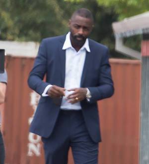 Idris Elba jokes about flattering crotch shots
