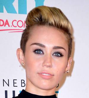 Miley Cyrus smashes VEVO's 100-day record