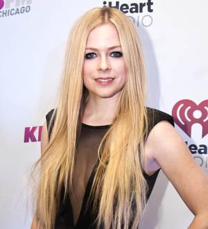 Avril Lavigne suing over concert fee