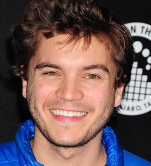 Emile Hirsch shares dentist video with fans