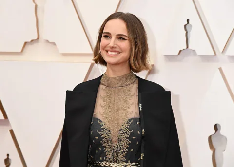 7 of The Most Iconic Oscars Red Carpet Looks of All Time!
