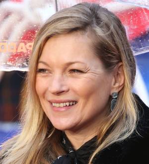 Kate Moss' sister makes catwalk debut at Paris Fashion Week