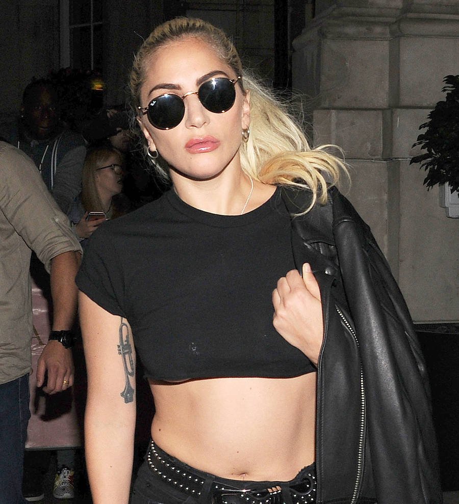 Lady Gaga in secret Super Bowl talks - report
