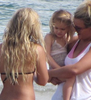 Britney Spears' niece dresses up as pop star
