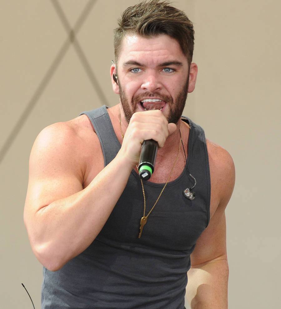 Singer Dylan Scott welcomes baby boy