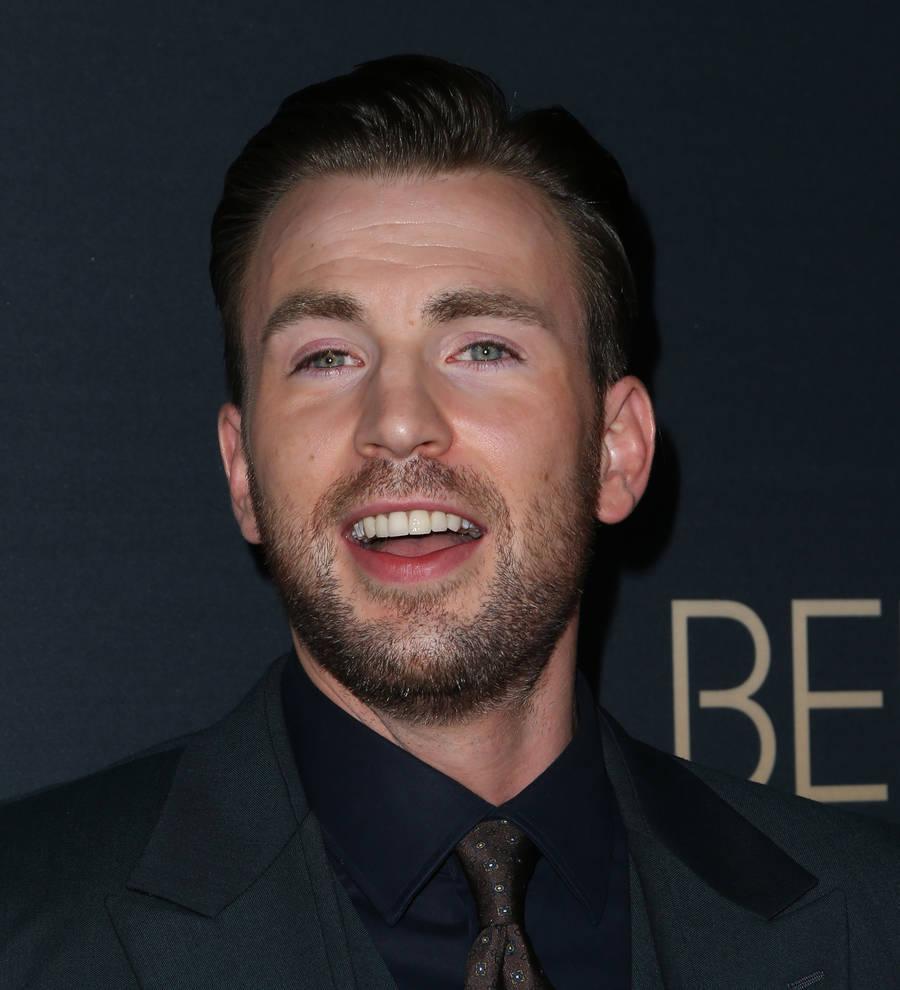 Chris Evans has penchant for female posteriors