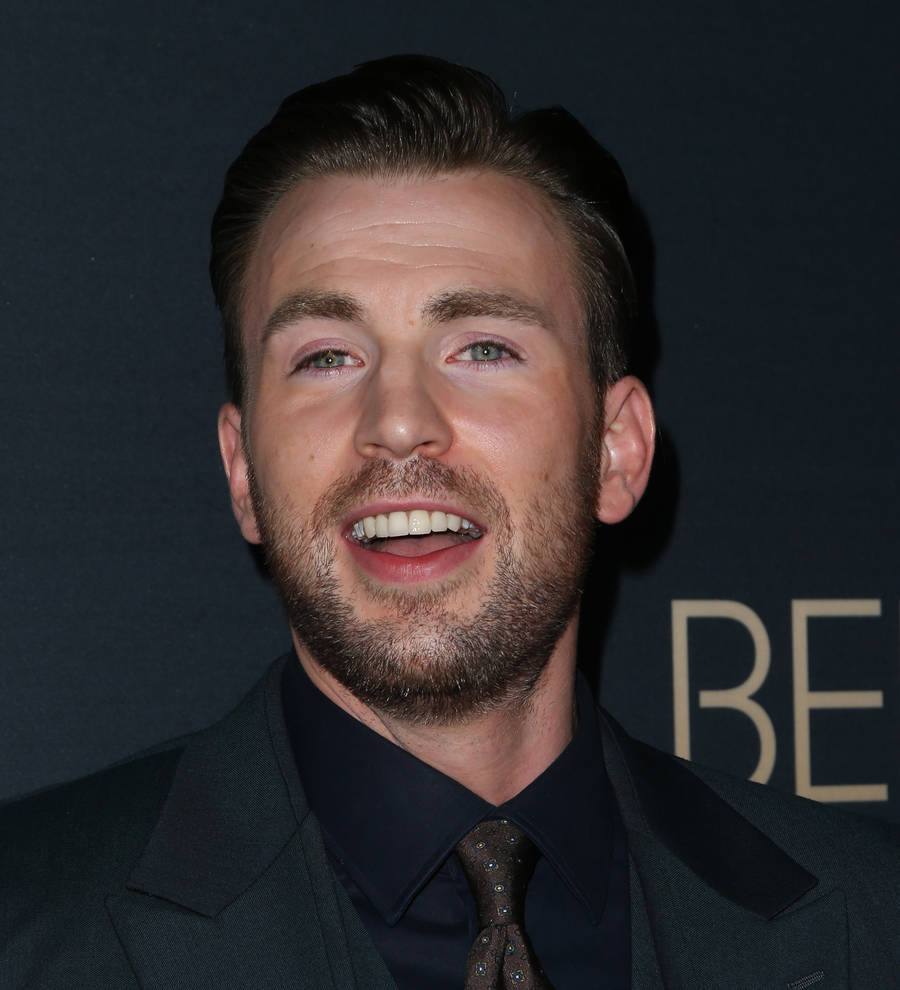 Chris Evans has penchant for female posteriors