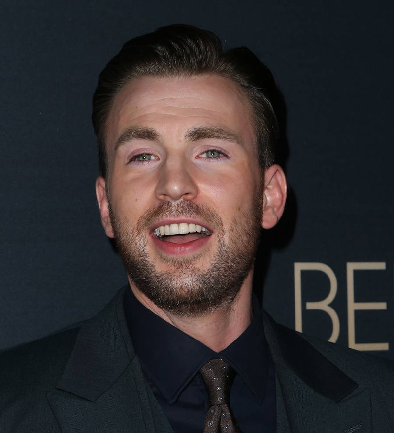 Chris Evans has penchant for female posteriors