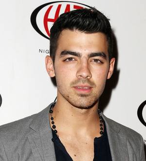 Joe Jonas nearly naked in racy new video