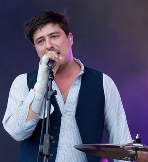 Mumford & Sons still on top in the U.S. as Streisand extends her top 10 run
