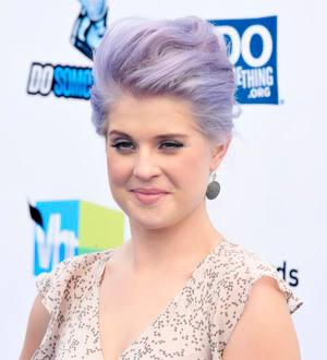 Kelly Osbourne backs Rivers in Rihanna row
